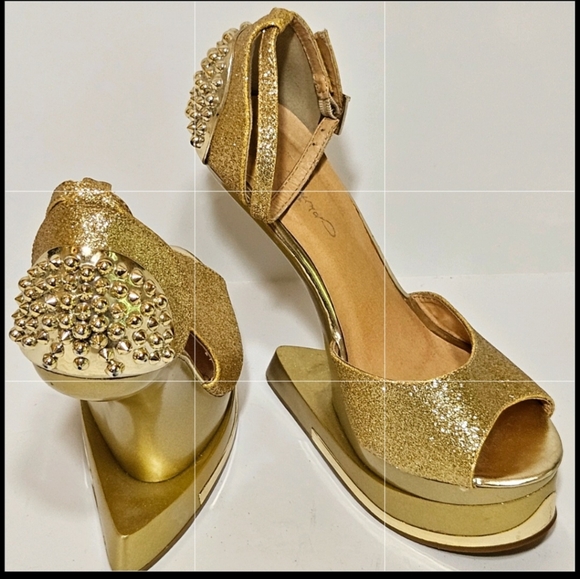 Shoes - Champagne Glitter Spike Studded Anti Gravity Wedge Womens Shoes Sz 6.5